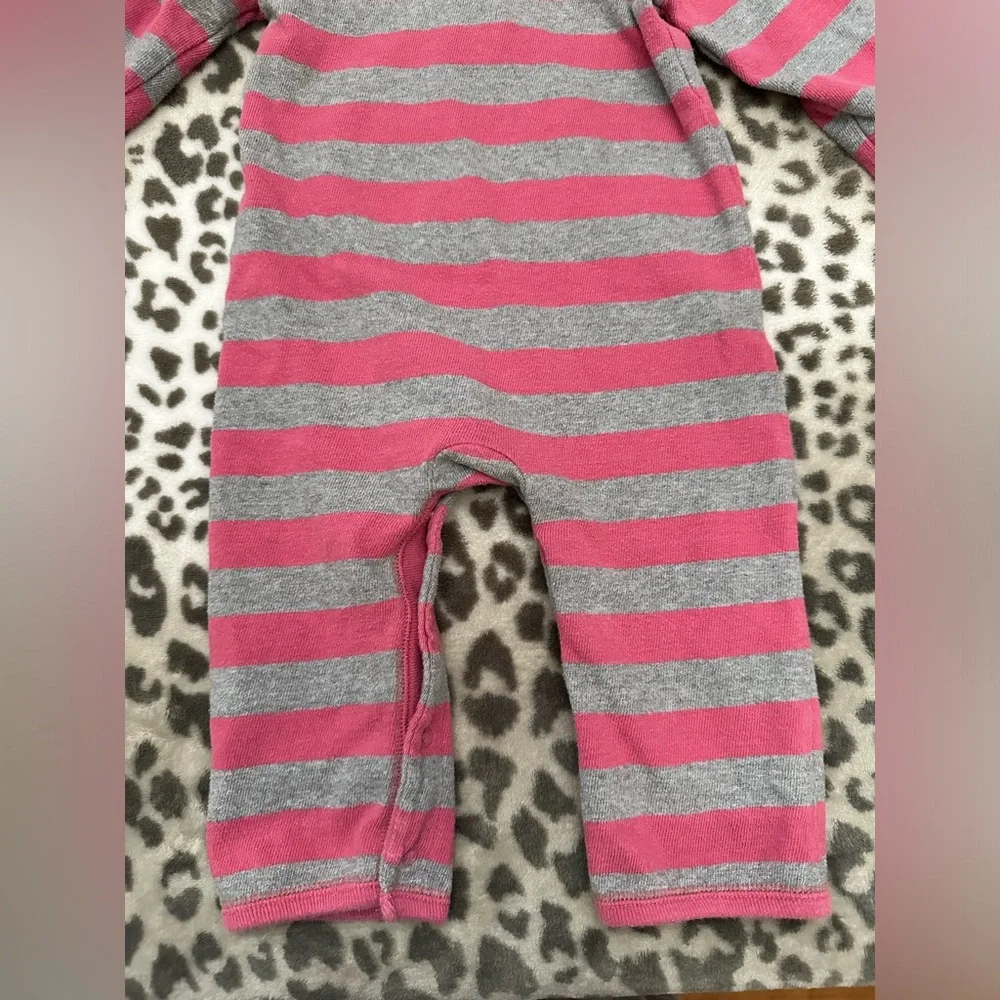 Old Navy Henley Striped Hooded One-Piece Heathered Gray Pink Size 12-18 months